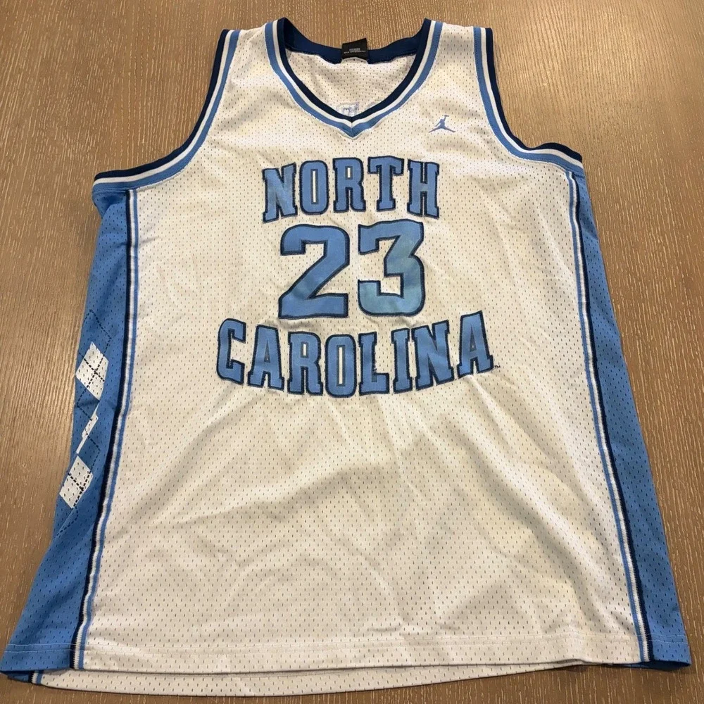 Jordan North Carolina #23 Men's XL Basketball Jersey UNC Tar Heels White Blue